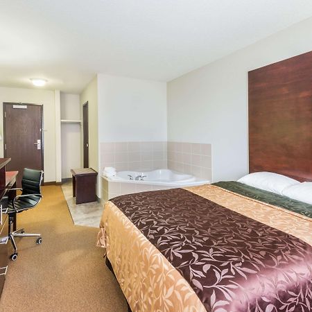 Super 8 By Wyndham Innisfail Exterior foto